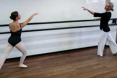 Bari e le sue "miss": la storia delle ballerine britanniche venute a insegnare il metodo inglese